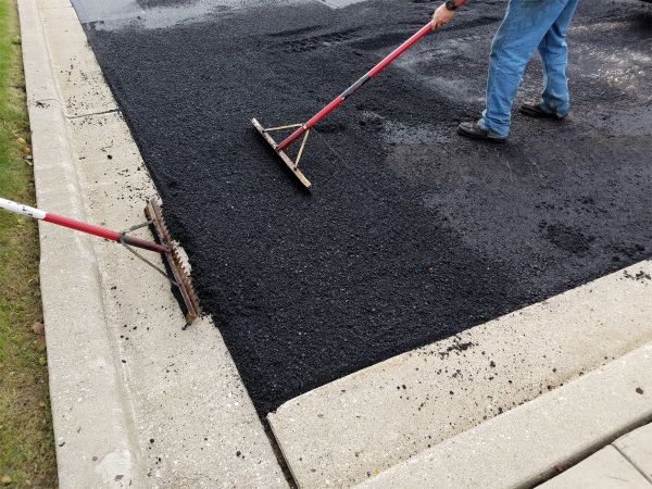 Cost of Asphalt Driveway Service in Elkhart
